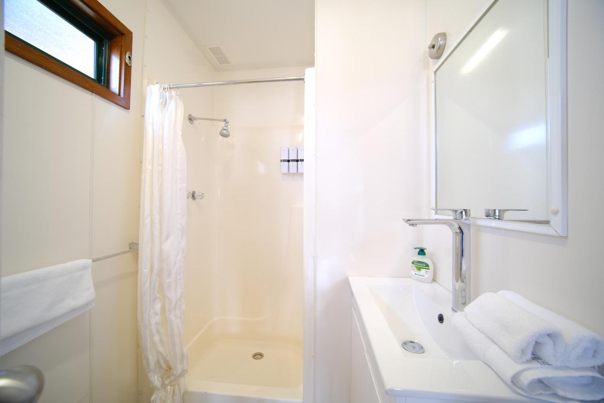 Primbee Lakeside Inn Wollongong المظهر الخارجي الصورة