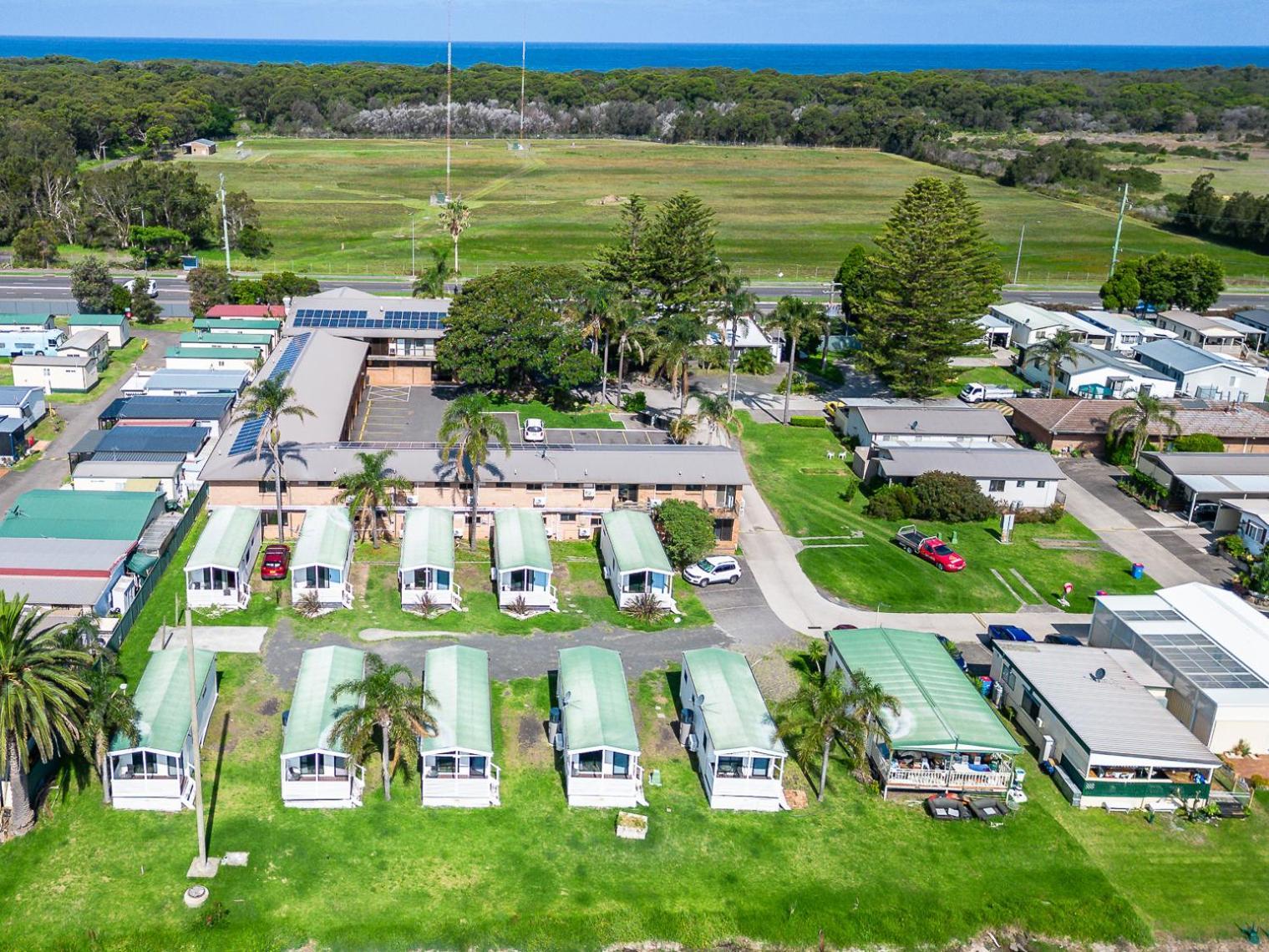 Primbee Lakeside Inn Wollongong المظهر الخارجي الصورة