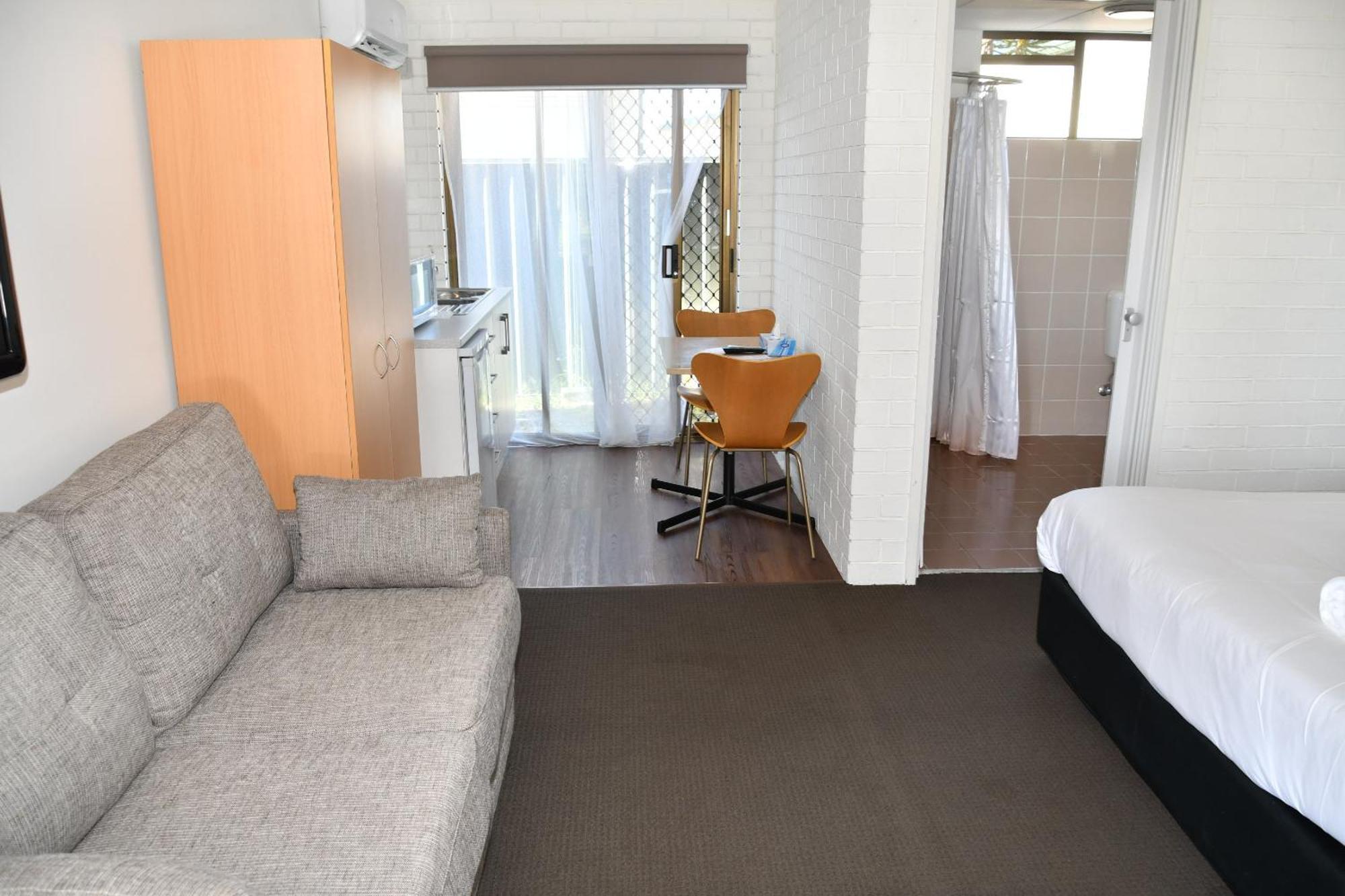 Primbee Lakeside Inn Wollongong المظهر الخارجي الصورة